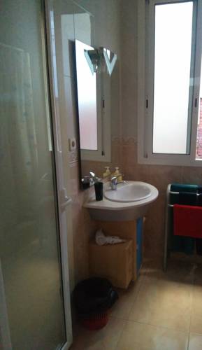 catalania-dreams-bano-privado-lavabo-espejo.jpg