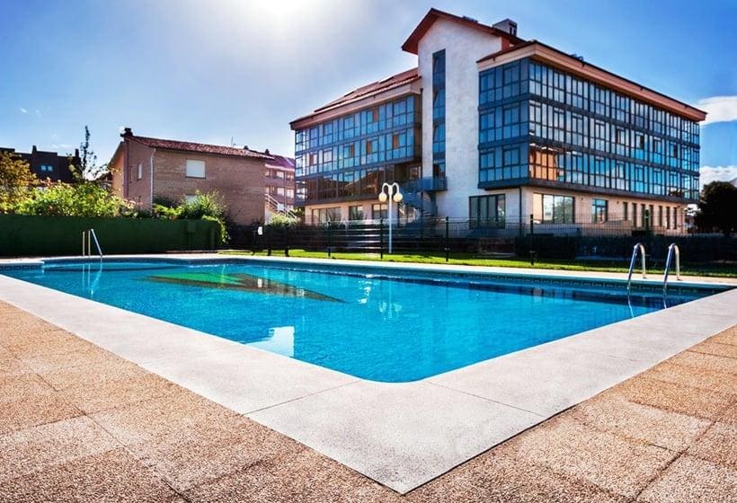 piscina-hotel-viadero-noja-cantabria.jpg