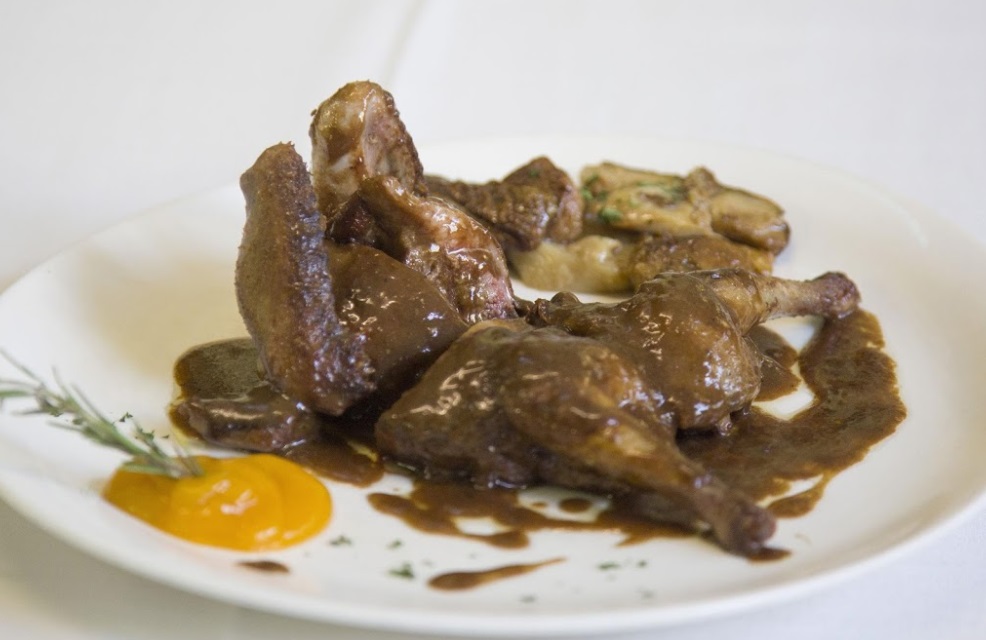 Restaurante donde poder disfrutar auténtica comida tradicional vasca rodeado de naturaleza.