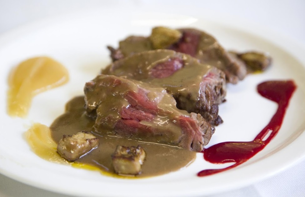 Restaurante donde poder disfrutar auténtica comida tradicional vasca rodeado de naturaleza.